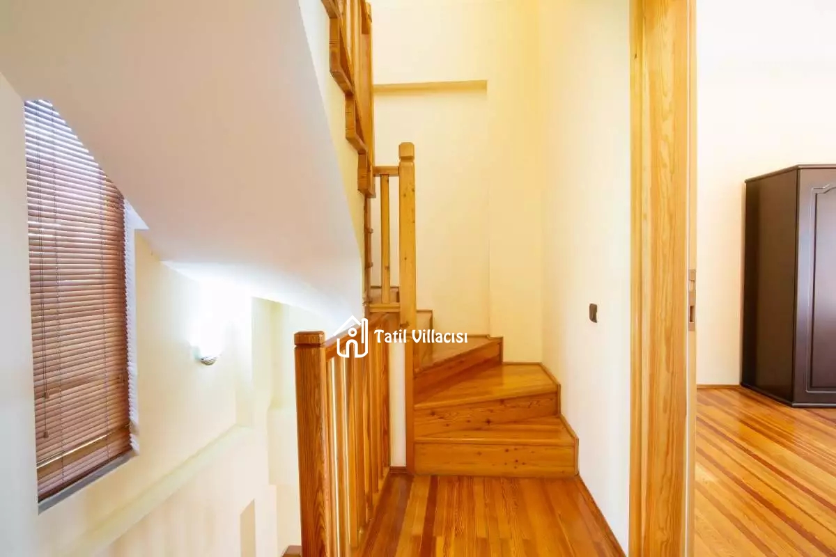 Villa Gold