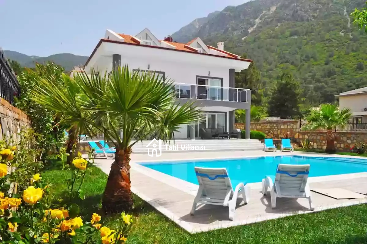 Villa Golden Heights 3B