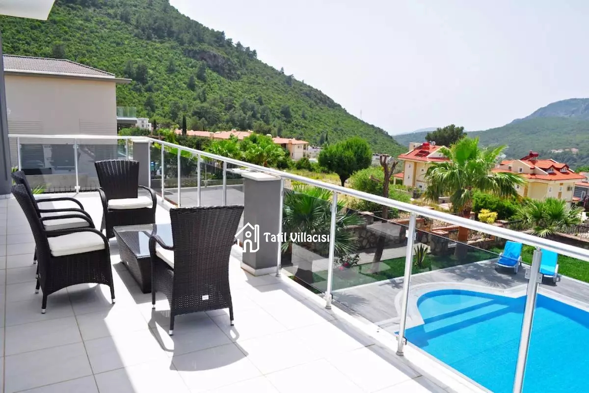 Villa Golden Heights 3B