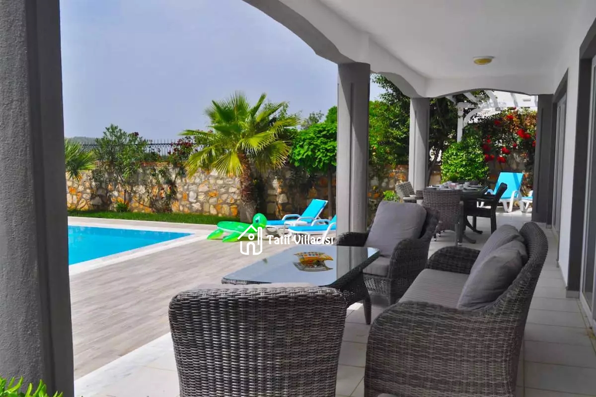 Villa Golden Heights 3B