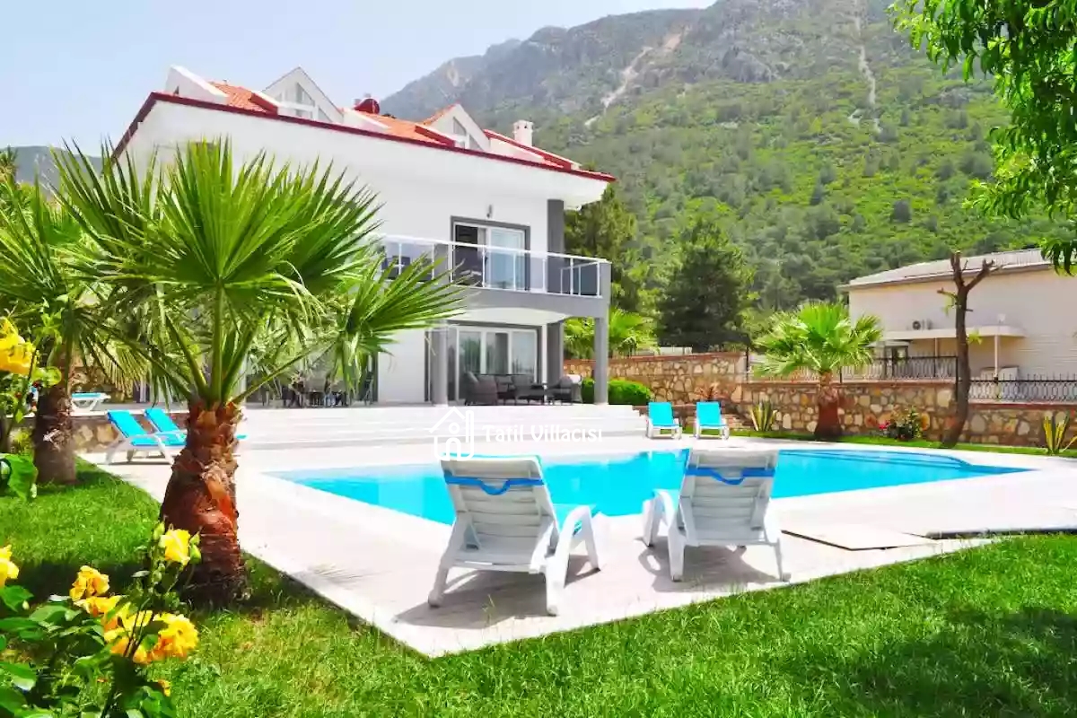 Villa Golden Heights 3B