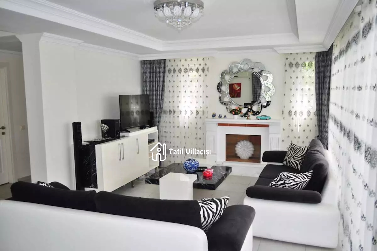 Villa Golden Heights 3B