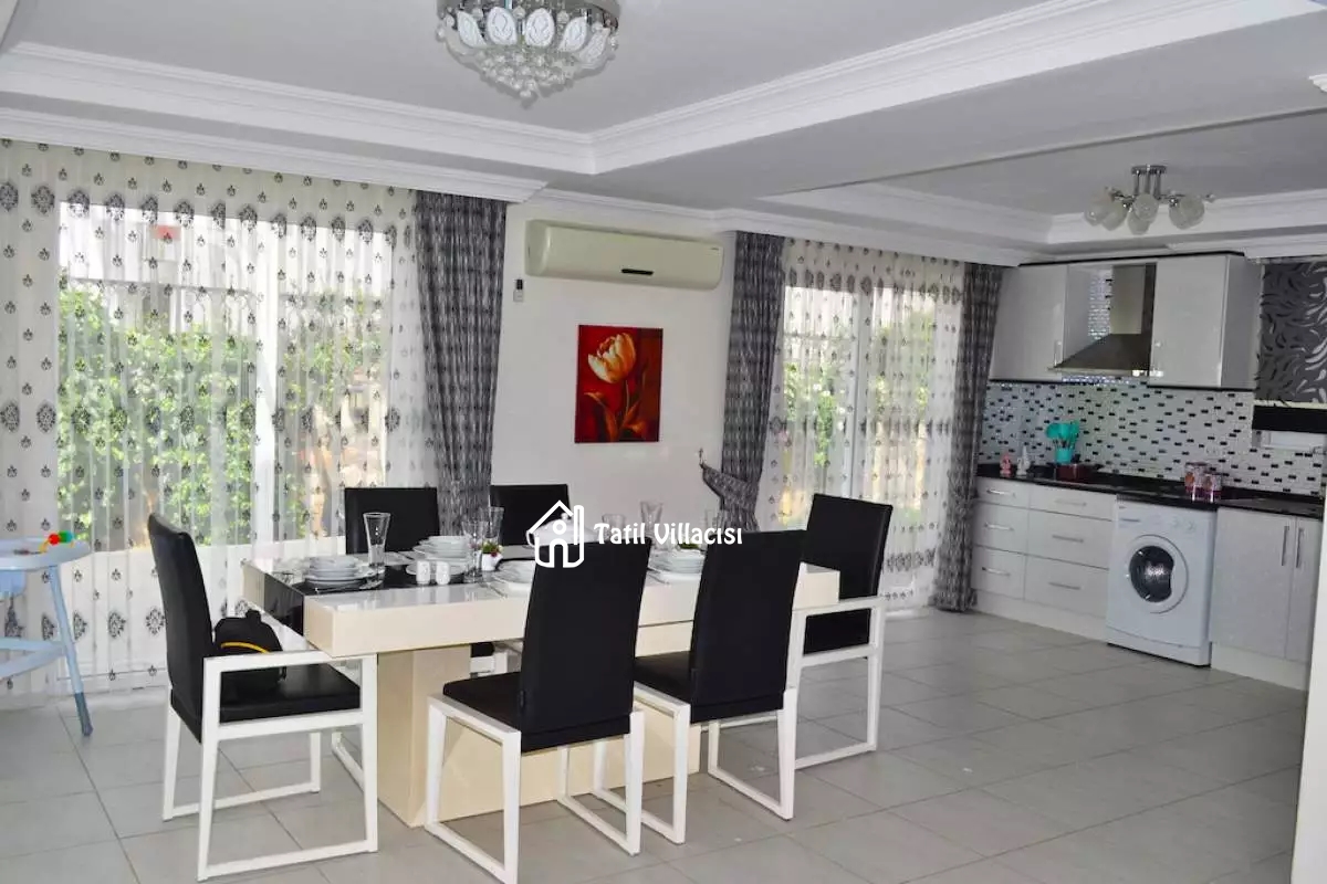 Villa Golden Heights 3B