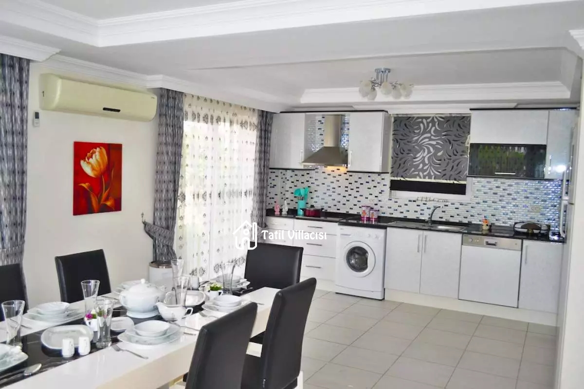 Villa Golden Heights 3B