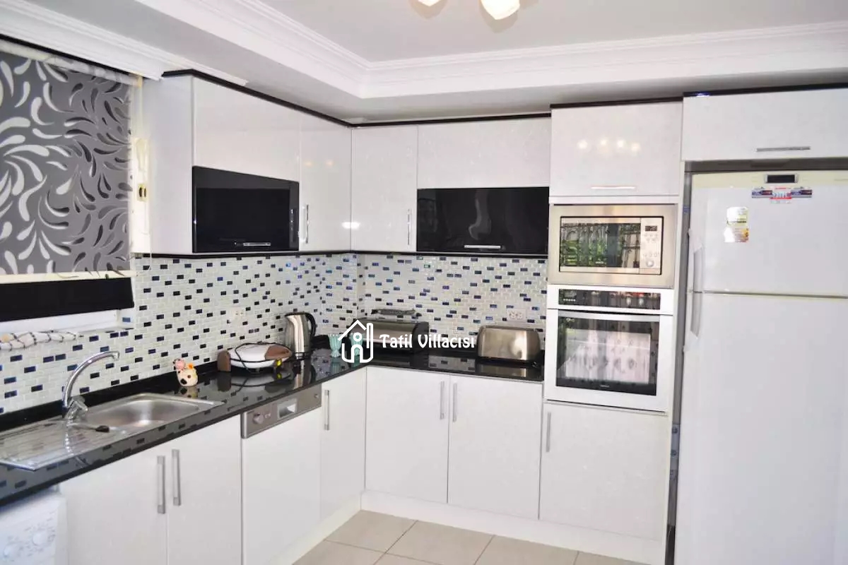 Villa Golden Heights 3B