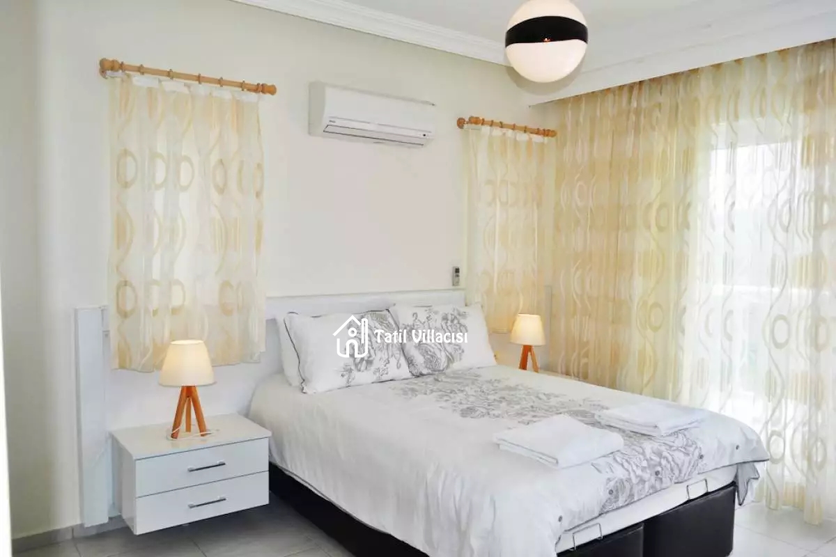 Villa Golden Heights 3B