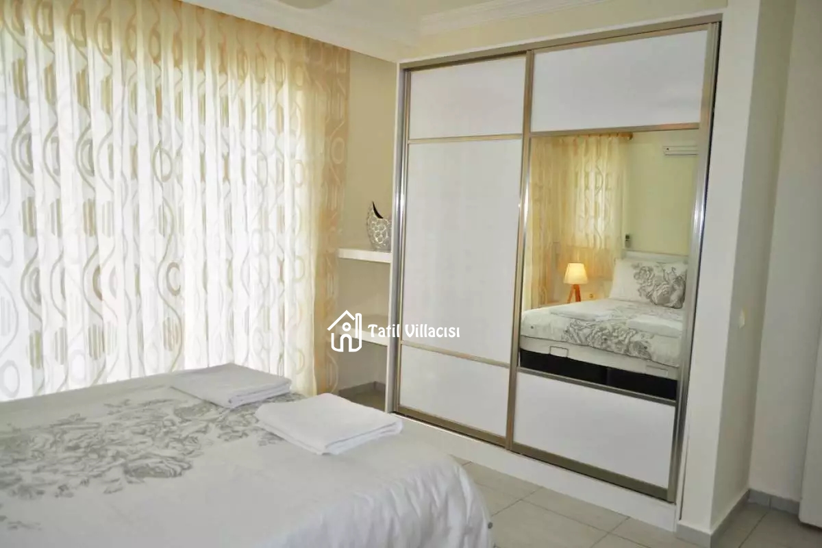 Villa Golden Heights 3B