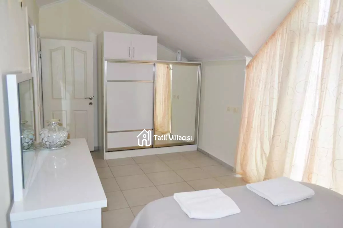Villa Golden Heights 3B