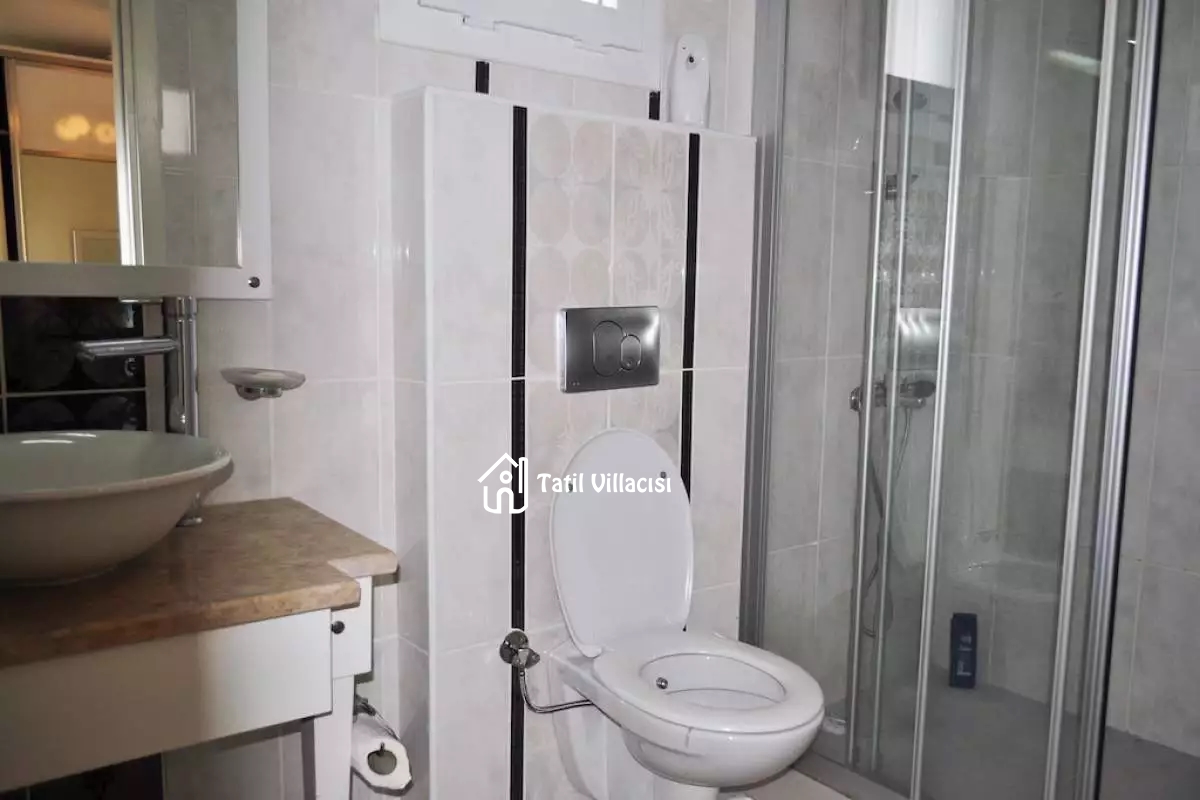 Villa Golden Heights 3B