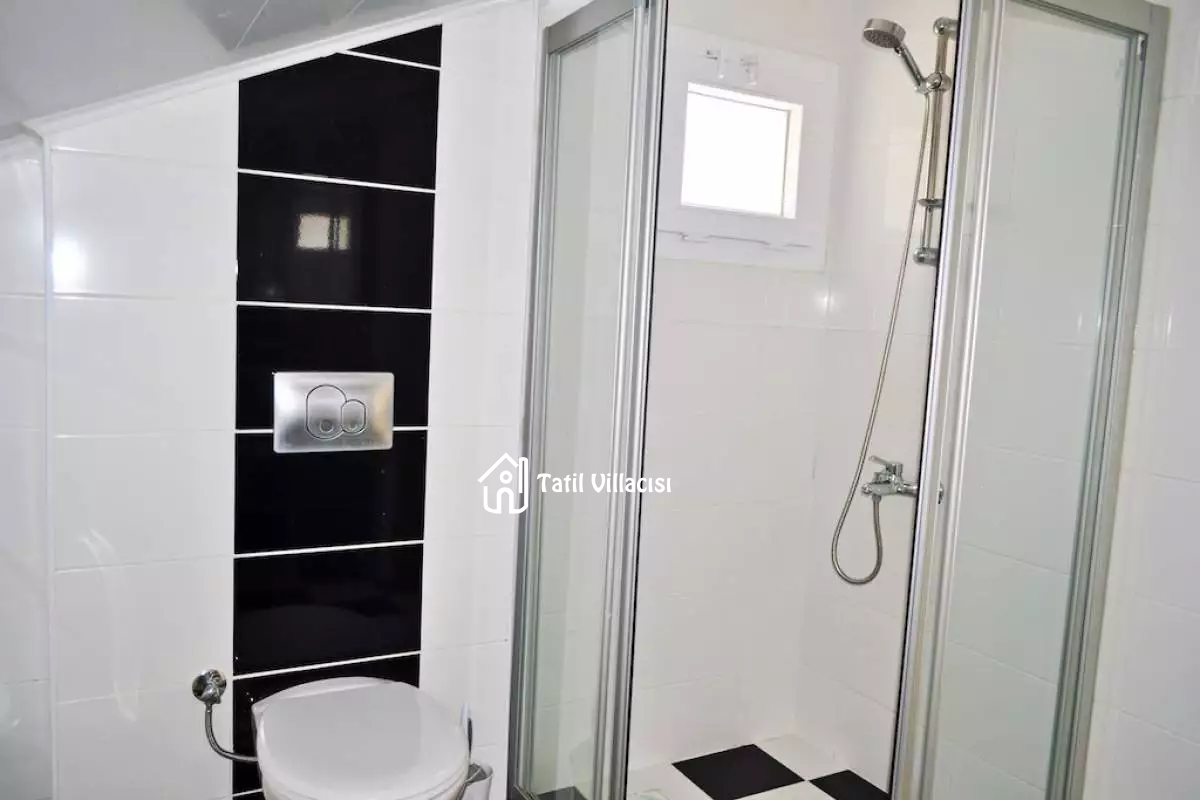 Villa Golden Heights 3B
