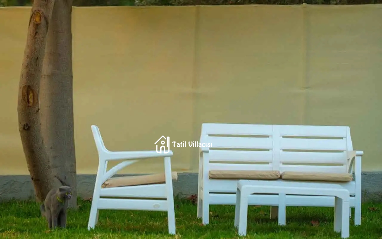 Villa Green House