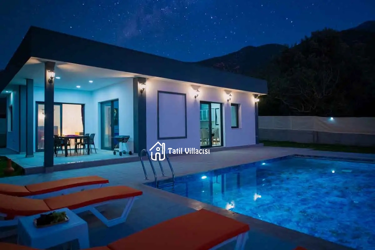 Villa Green House