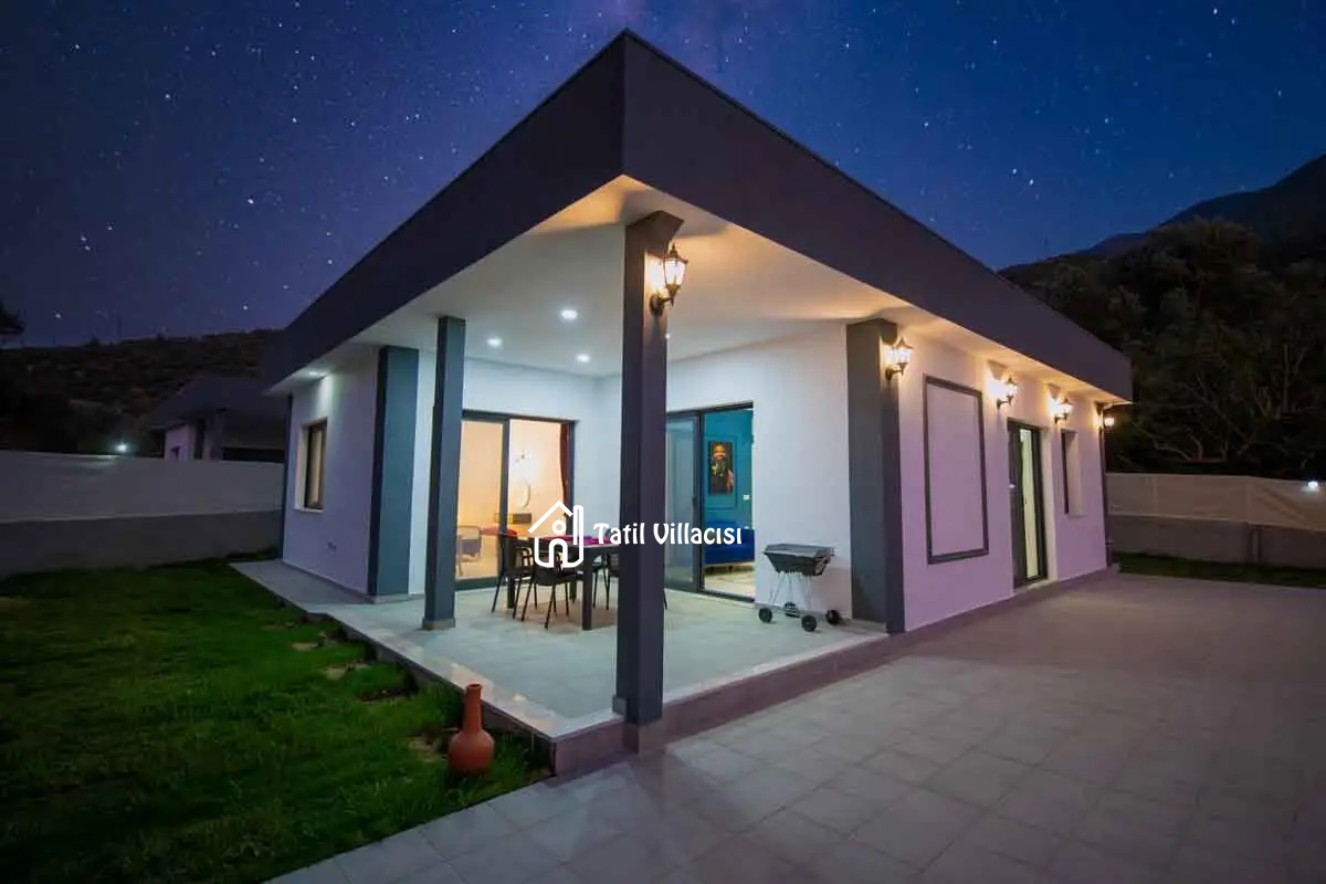 Villa Green House