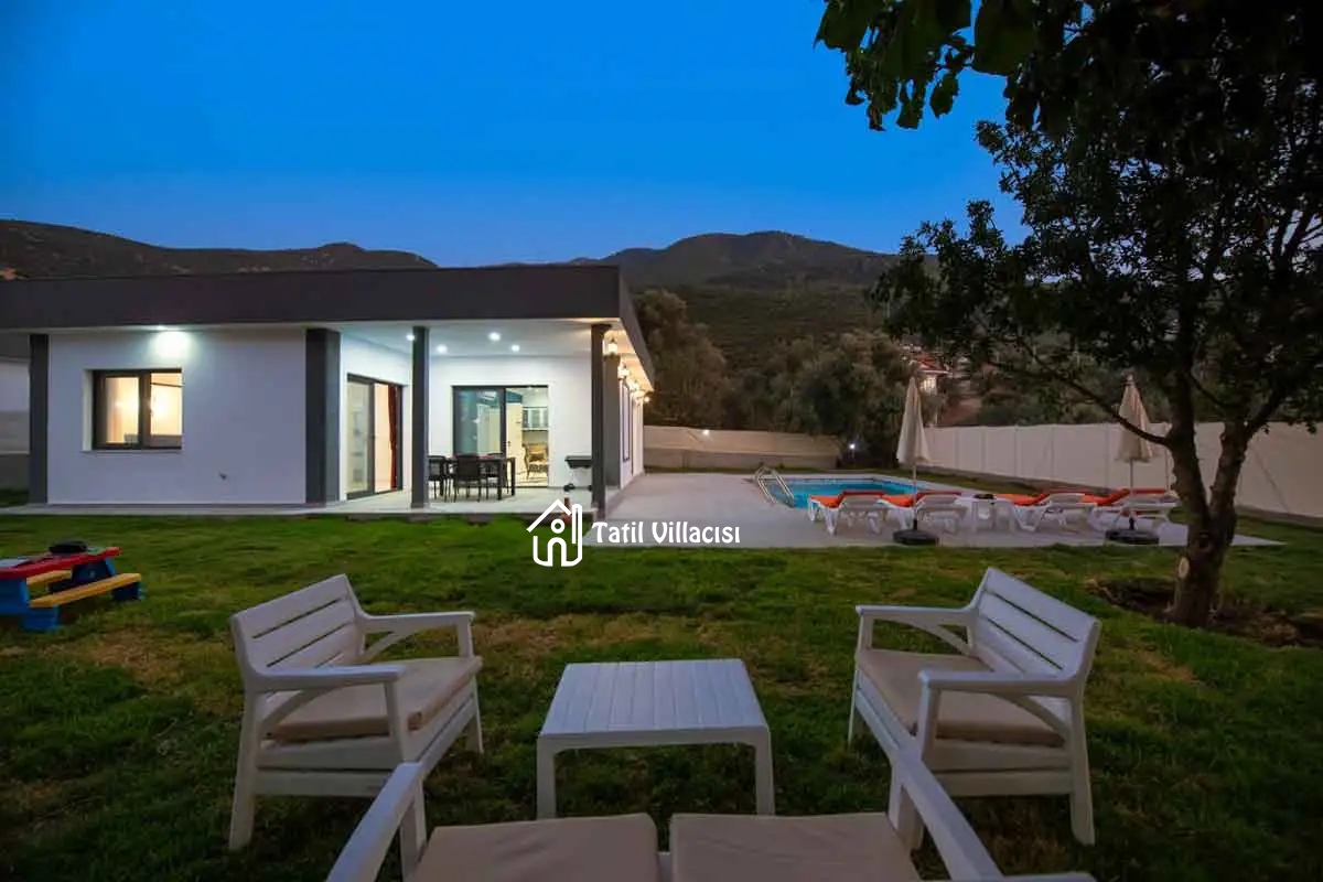 Villa Green House