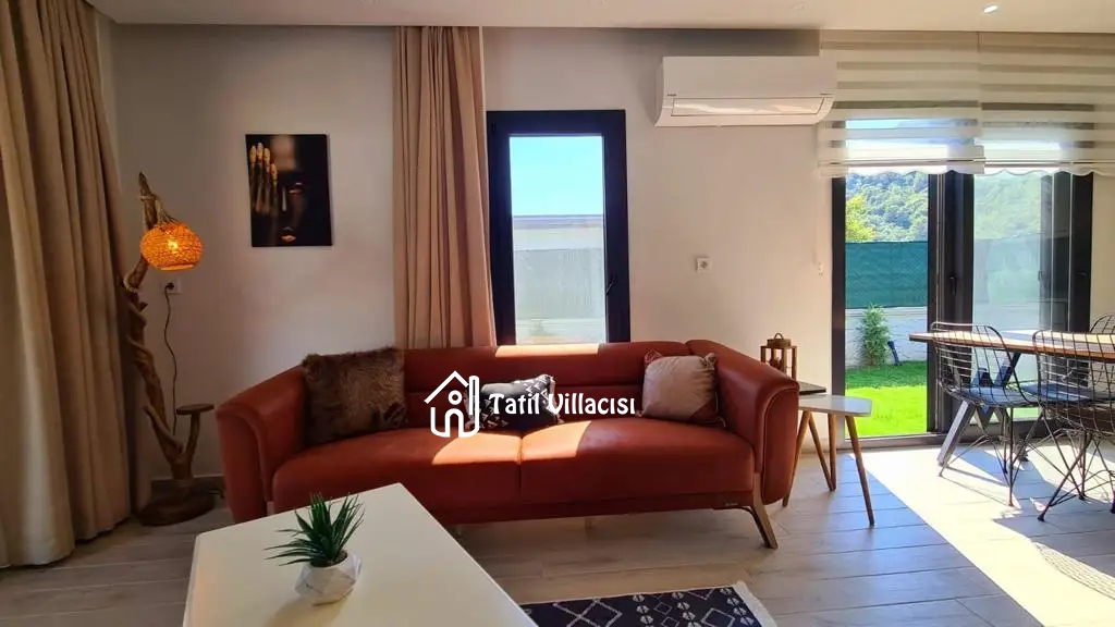 Villa Life 1