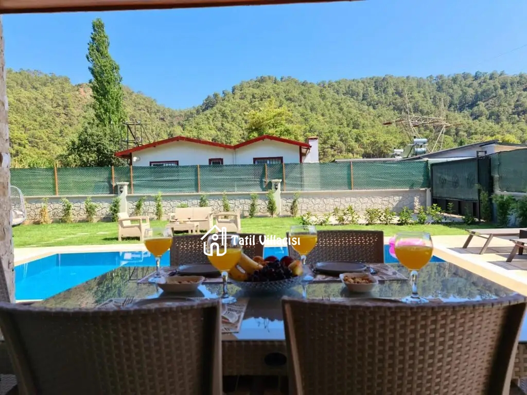 Villa Life 1