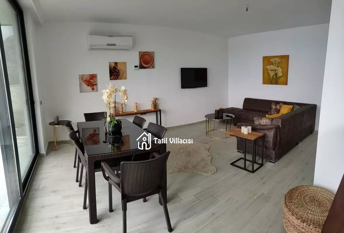 Villa Grey 1