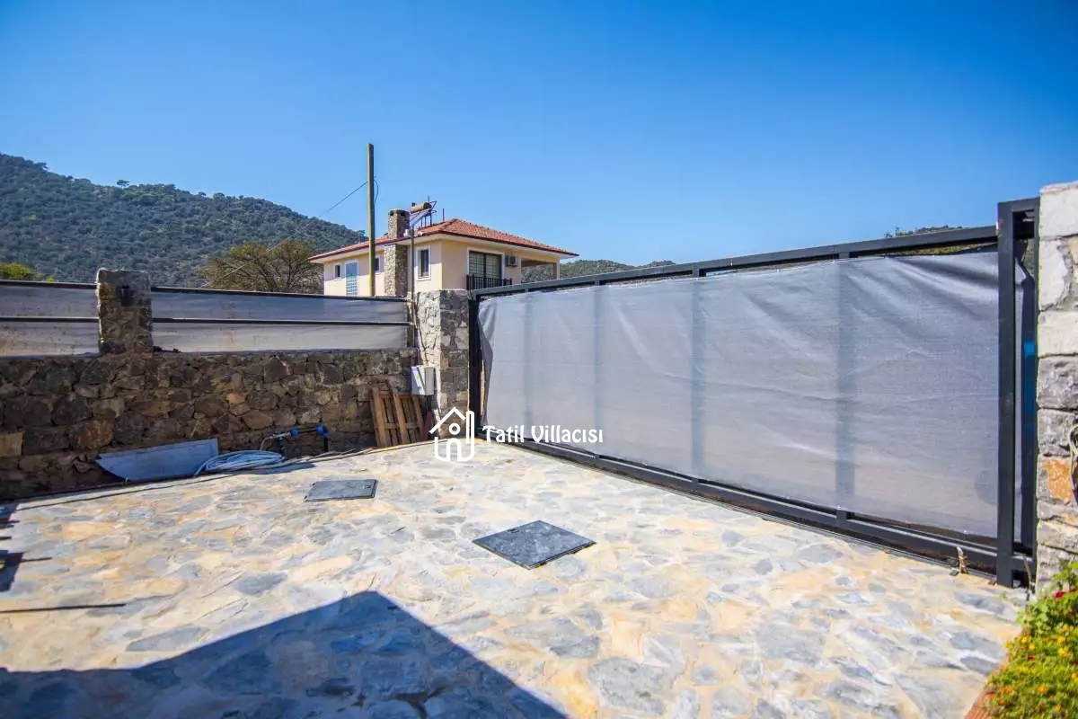 Villa Güneyli