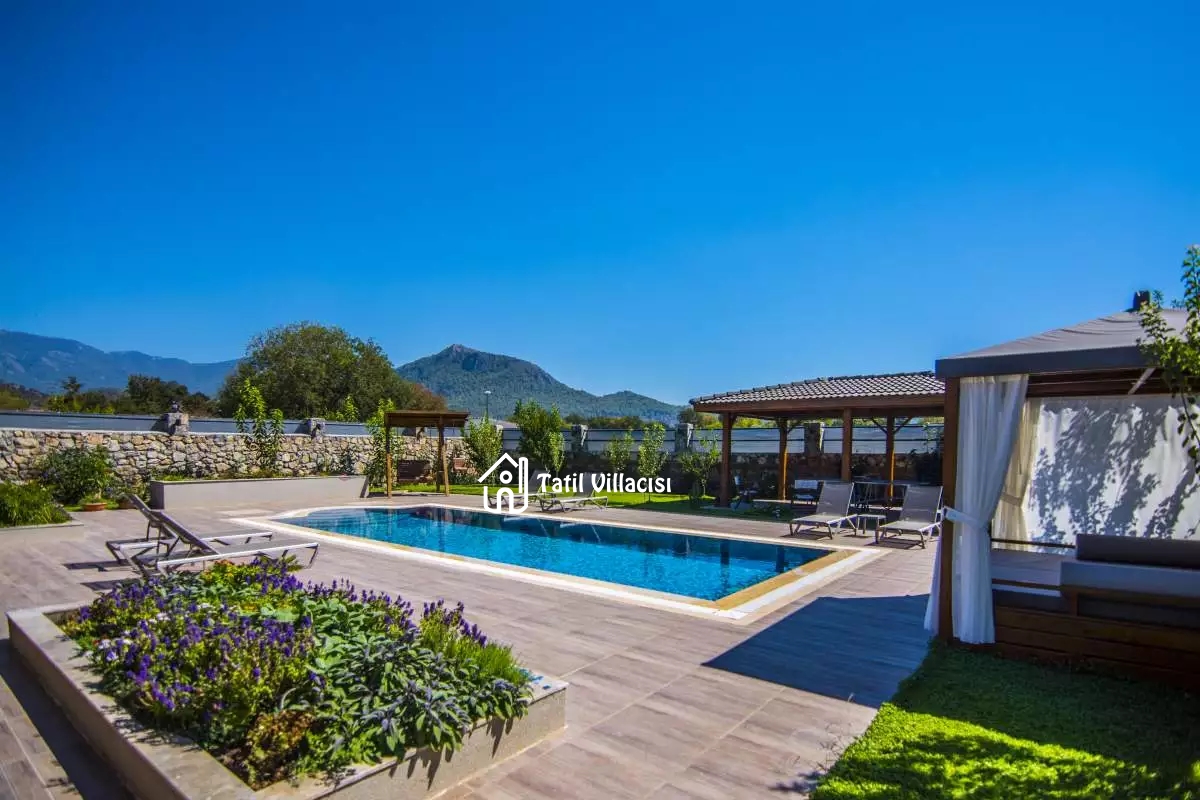 Villa Güneyli