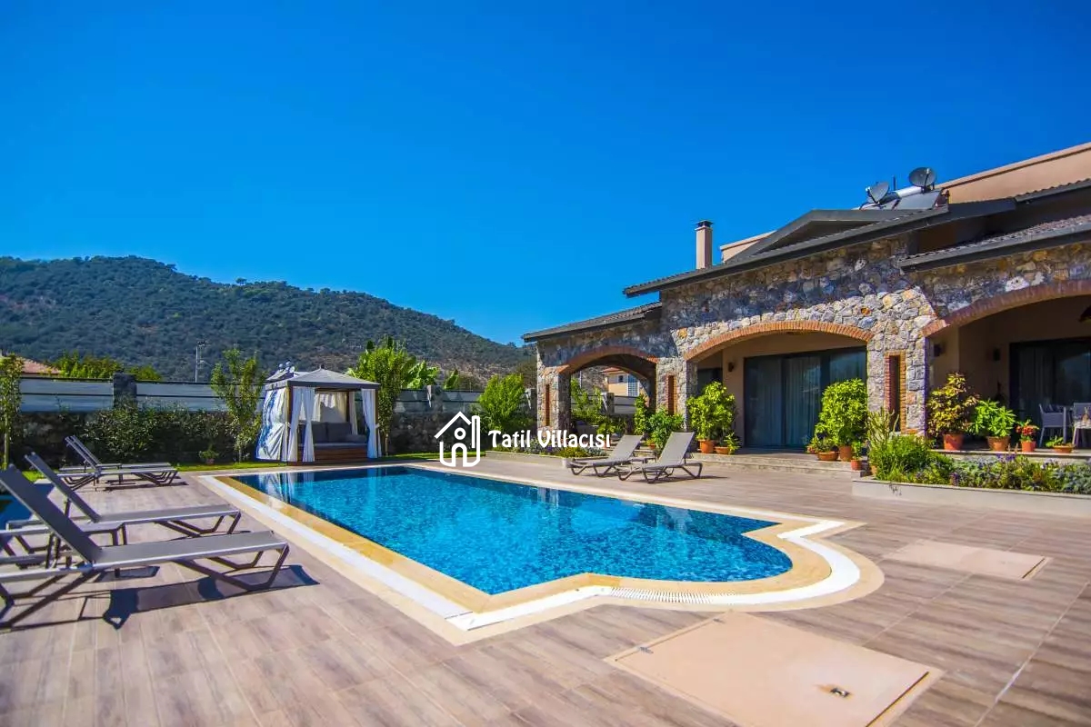 Villa Güneyli