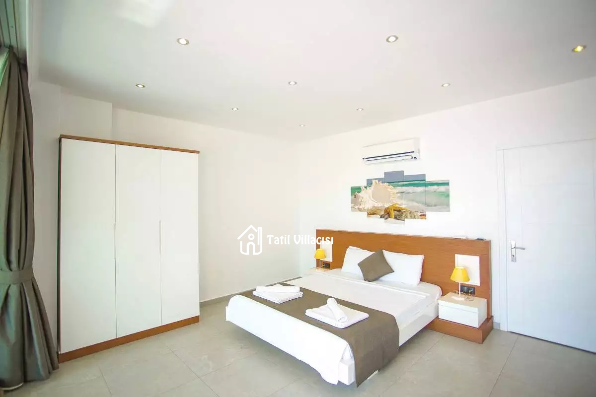 Villa King