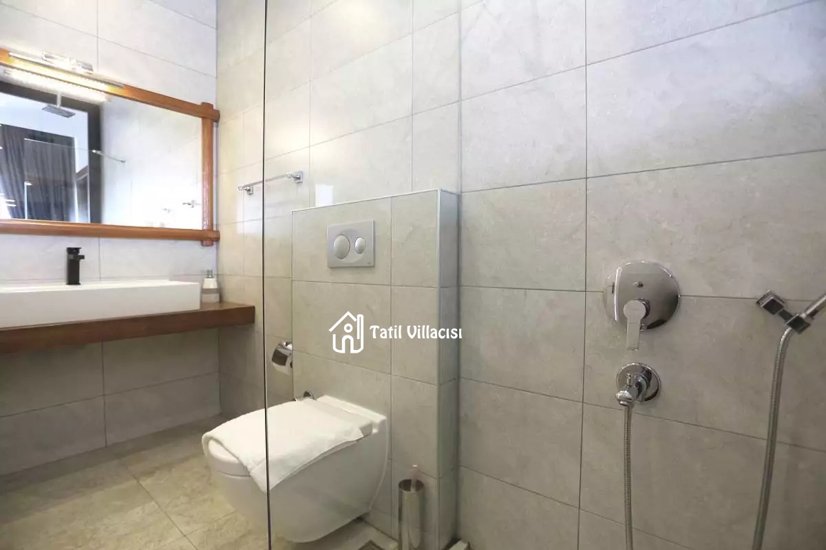 Villa King