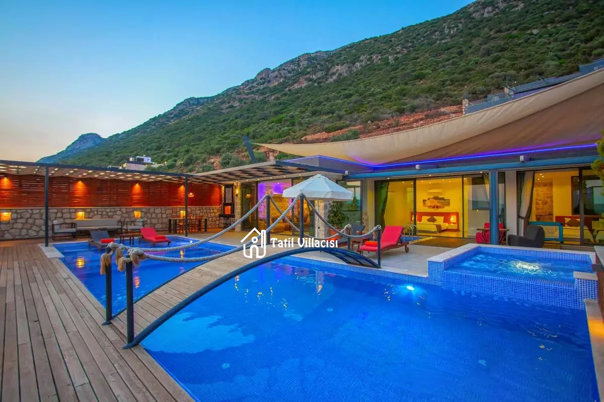 Villa King