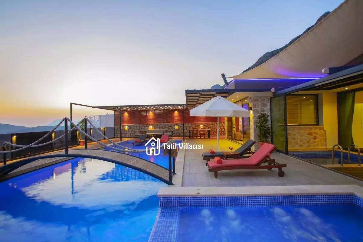 Villa King