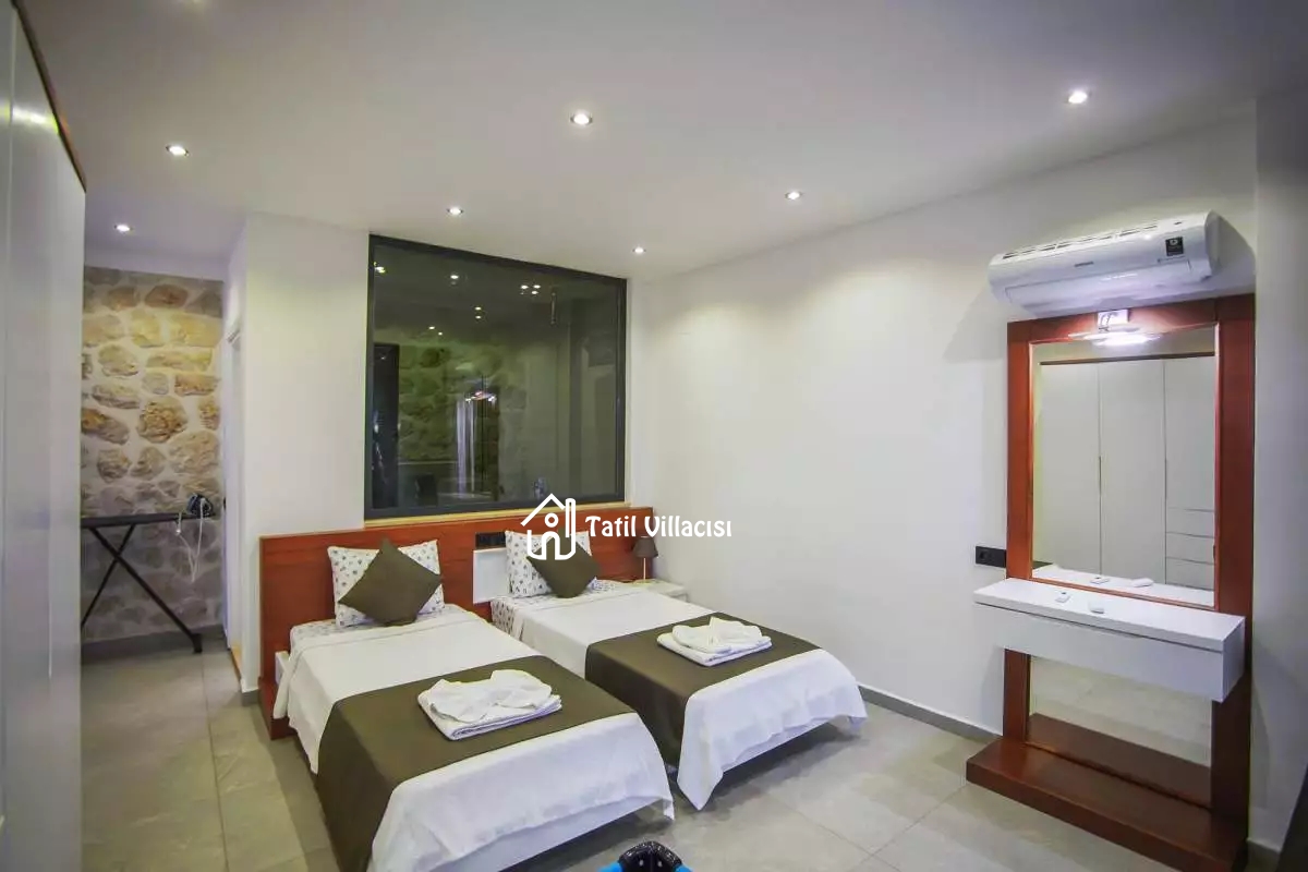 Villa King
