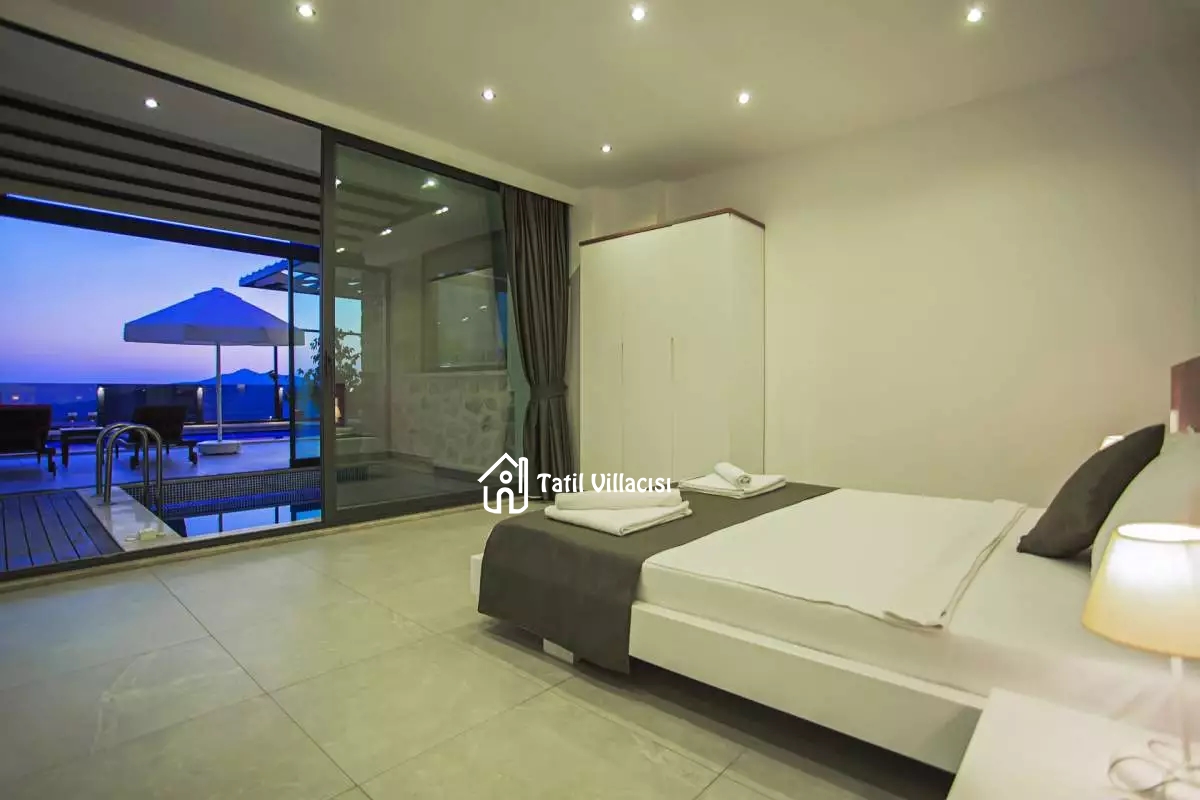 Villa King