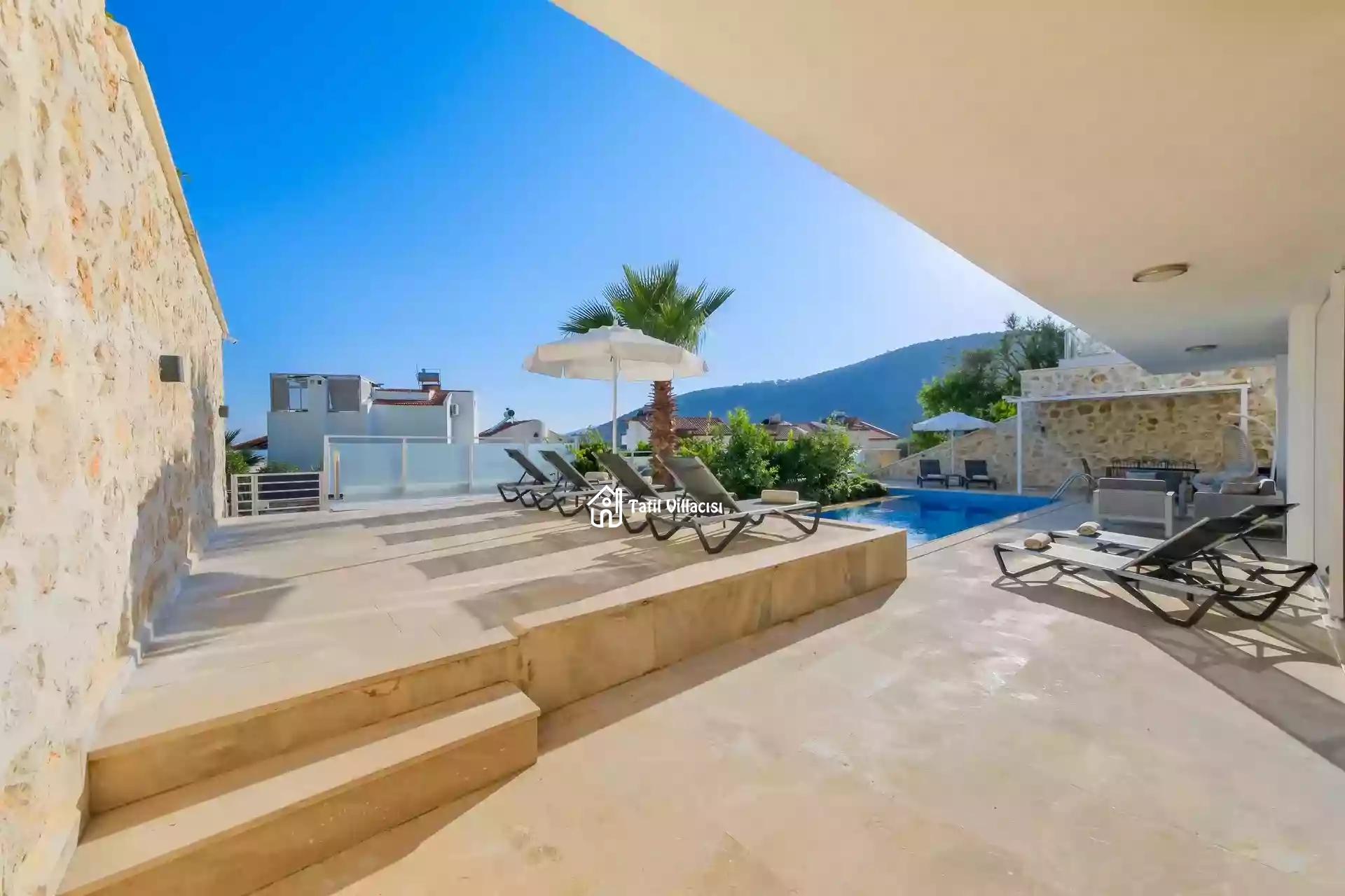Villa Lumire 1