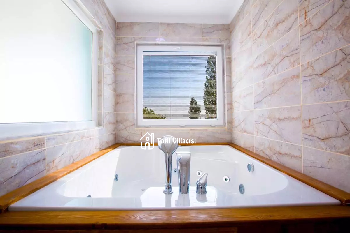 Villa Manolya