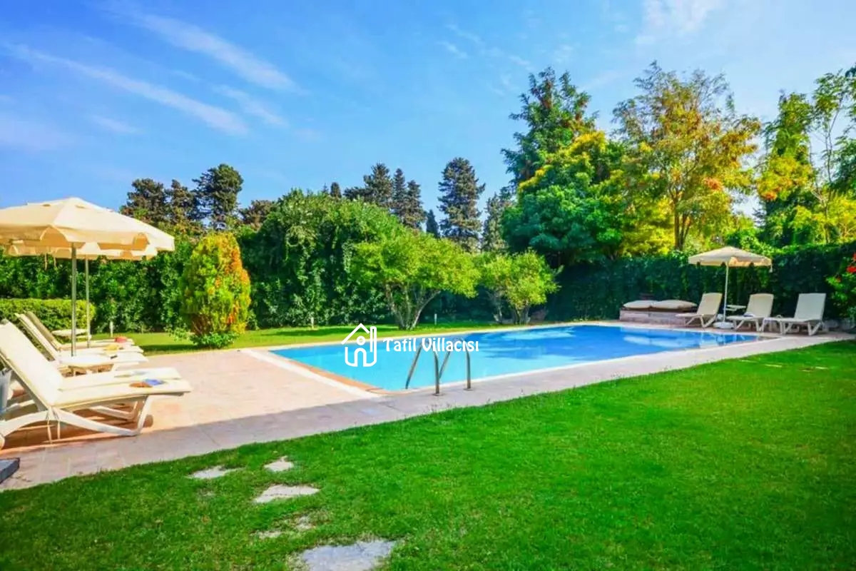 Villa Mira