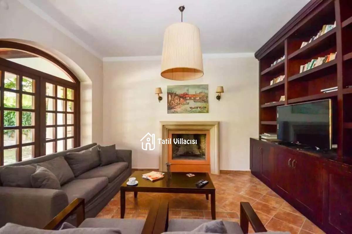 Villa Mira