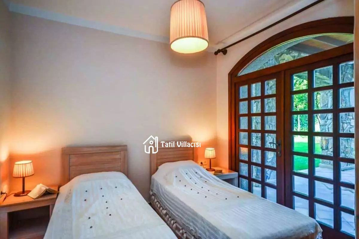 Villa Mira