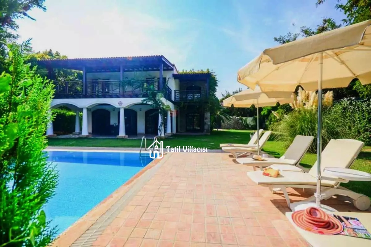 Villa Mira