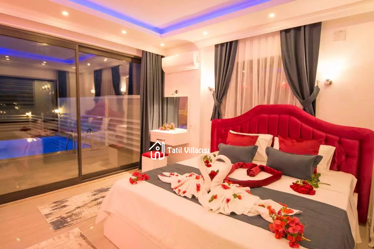 Villa Nar Çiçeği