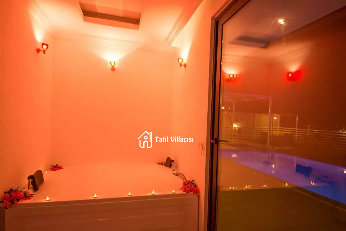 Villa Nar Çiçeği