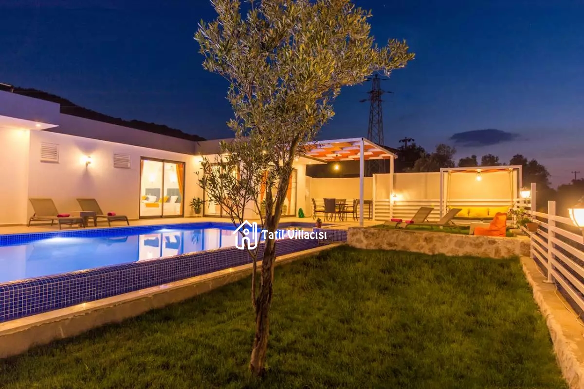 Villa Nar Çiçeği