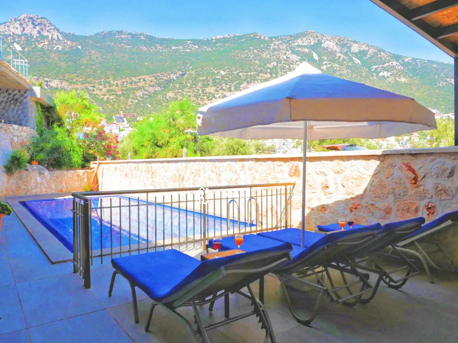 Villa Omaliza