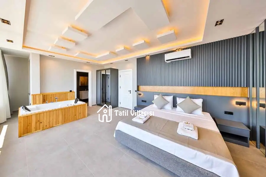 Villa Royal Life 3