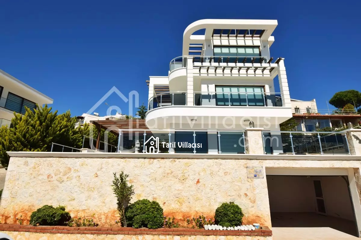 Villa Sea Line