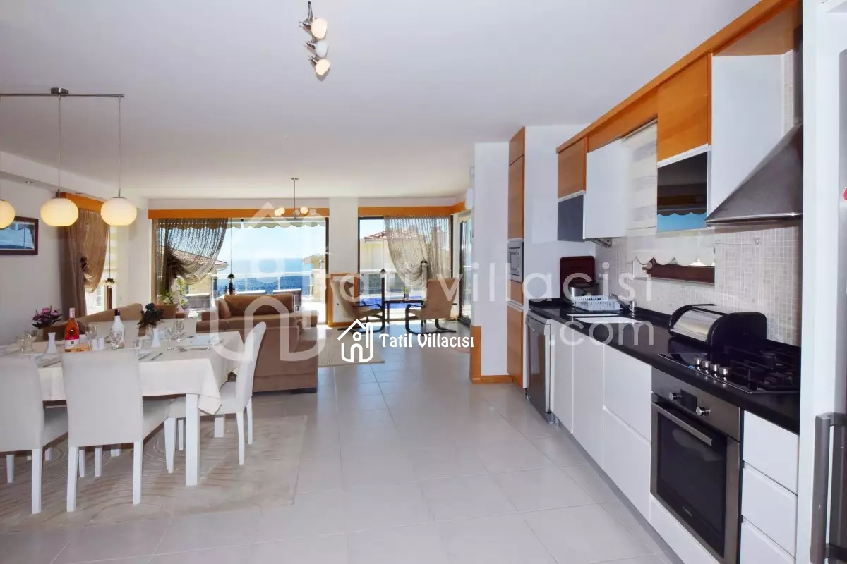 Villa Sea Line