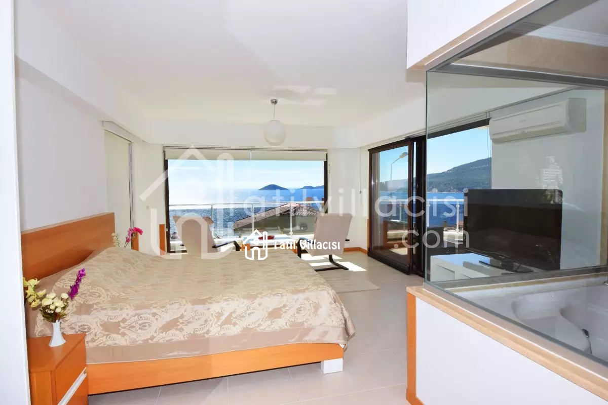 Villa Sea Line