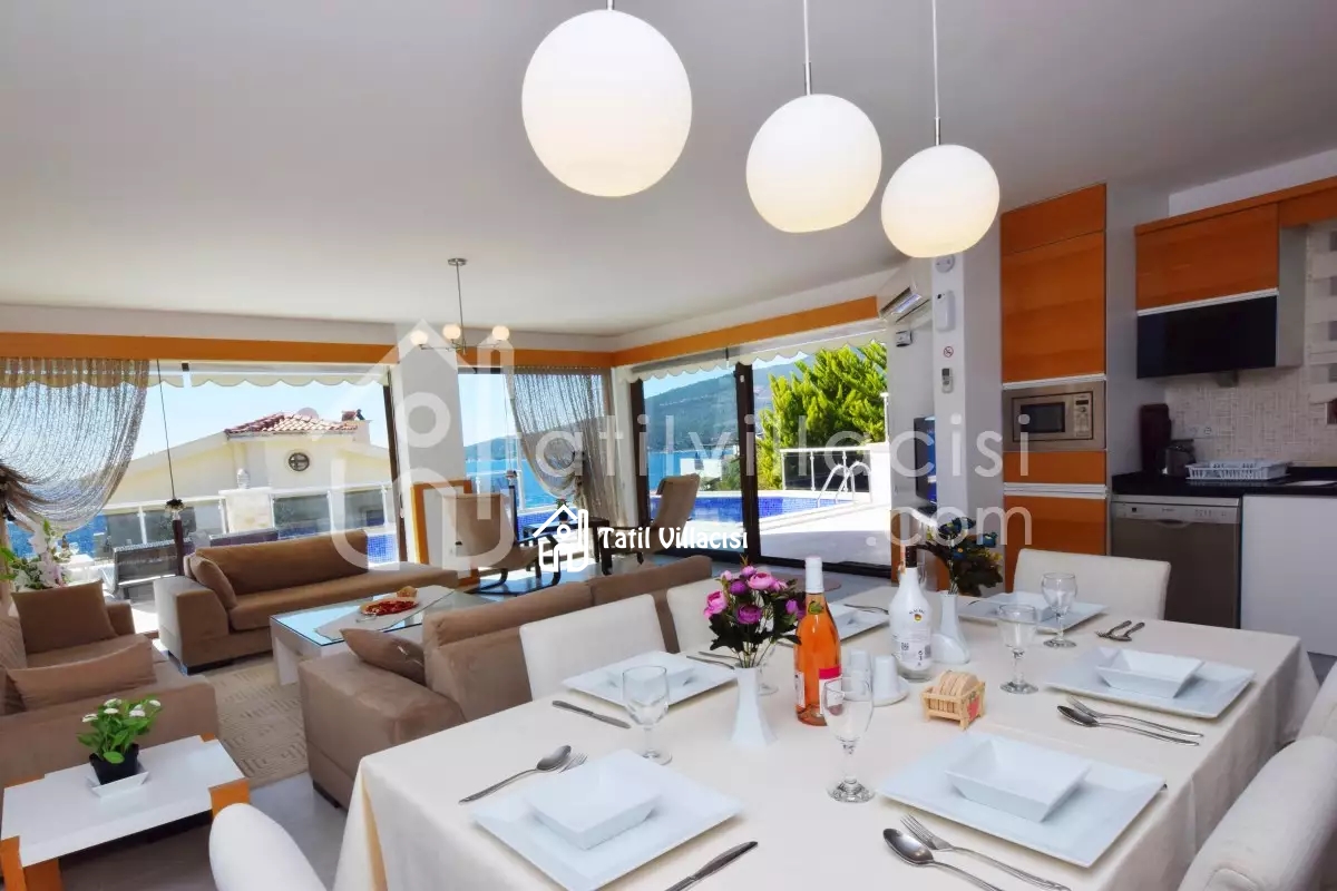 Villa Sea Line