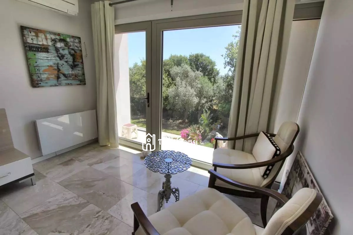 Villa Silence