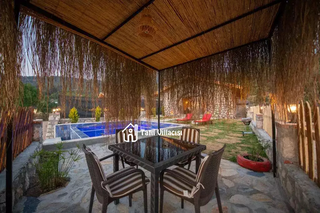 Villa Tlos Stone