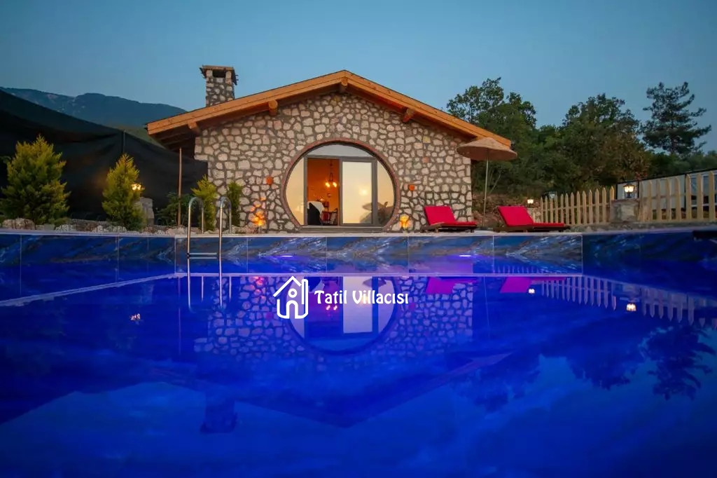 Villa Tlos Stone