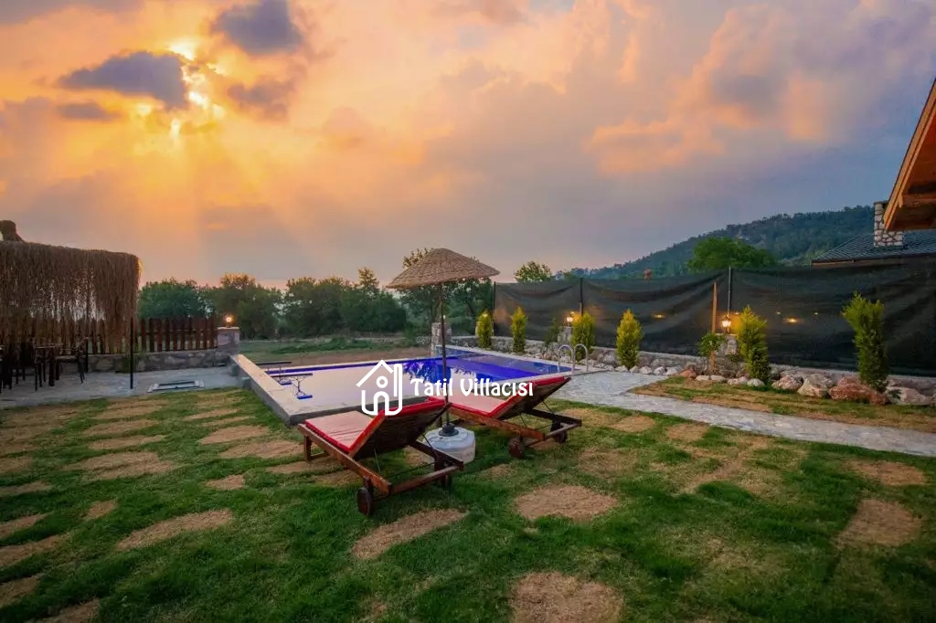 Villa Tlos Stone