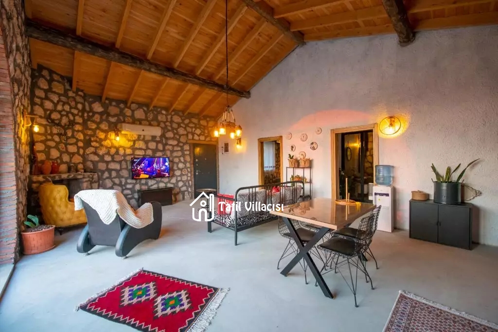 Villa Tlos Stone